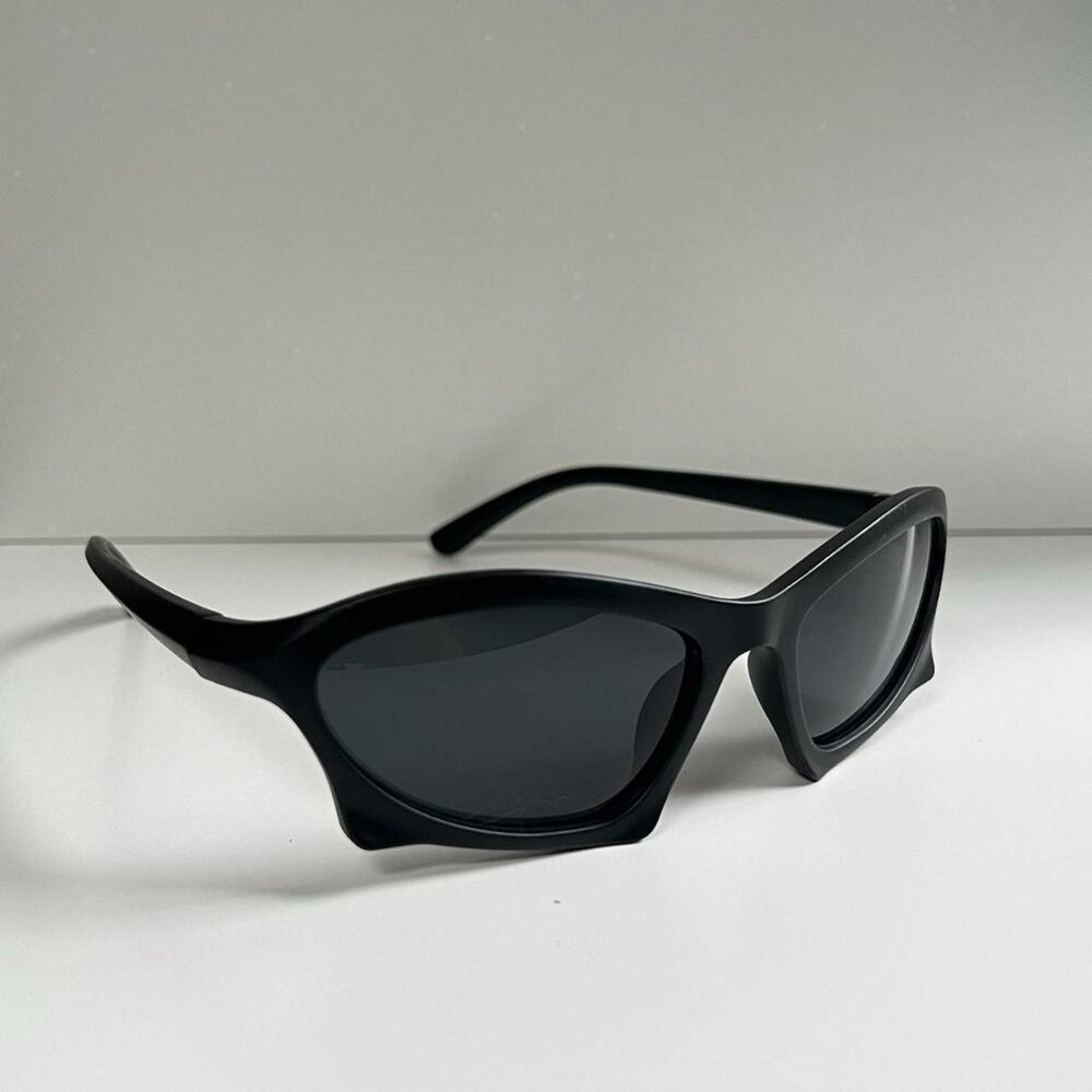 y2k 2000s vintage style black utility surfer sunglasses